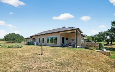 Hill Country Retreat & Casita