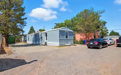 Desert Haven Cozy 2-Bedroom Mobile Home Near NMSU 2 Home