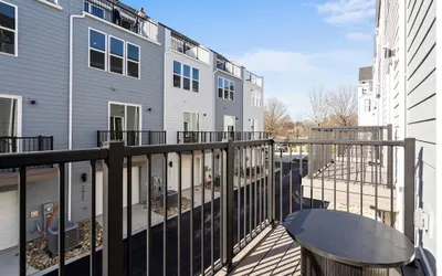 Luxe King 4BR Townhouse in Uptown CLT