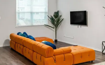 Sleeps 12 Private BRs Wifi Kitchen
