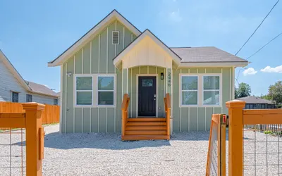 Generous 5BR 3BA Haven Close to Alamo Riverwalk