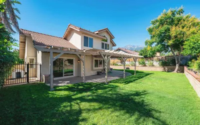 Near ONT Spacious 4BR Family Retreat Safe Area