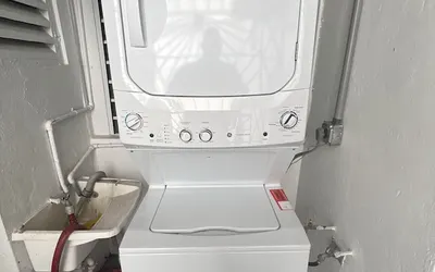 Ocean Park 2BD/2BA/Pool/Walk to beach Portocafe