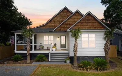 New Listing Lux Beach House Dog Friendly