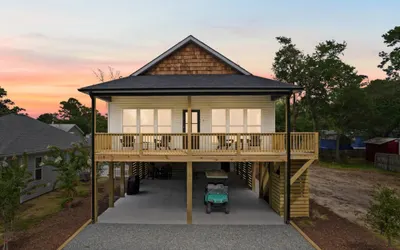 New Listing Luxury House 5 Min Walk to Beach