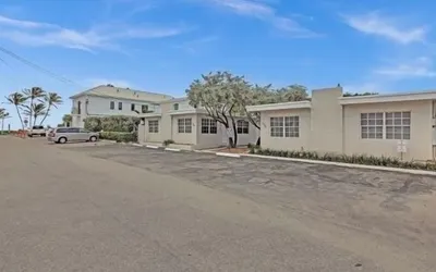 Dania Beach Getaway 2 Studios for 6 Guests