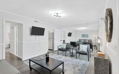 Central Hilton Head Retreat 2BR Near Beaches