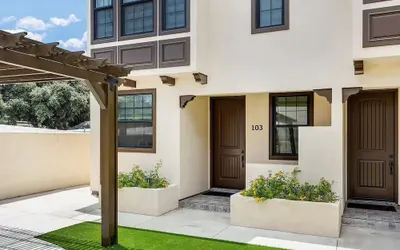 Bright Pasadena Getaway w Patio Near Old Town