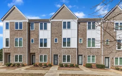 Upscale 3BR TownhouseMins to Downtown