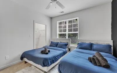 Upscale 2BR Suite Mins Downtown Raleigh