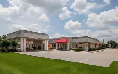 Iberia House & Suites