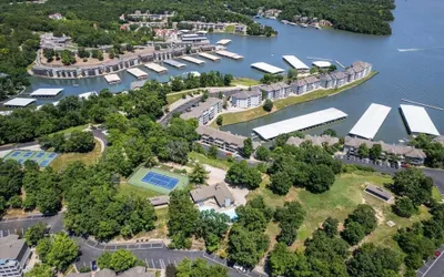 Penthouse Level Condo w/ Lake & Pool Views, Tennis & Pickleball