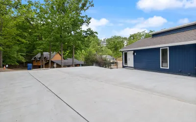 Our Cove Retreat - Perfect for Wave-free Swimming, Tanning & Prime Location Fun!