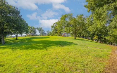 Ten Minutes to "the Strip" - Amazing Lake Views