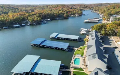 Newly Updated, Amazing Views, Boat Slip & Heated Pool