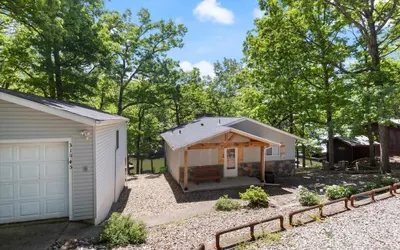 Stunning Views of the 7.5mm, Private Dock, Spacious Decks, Kayaks & More!