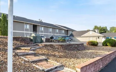 Lazydays Pet-friendly Condo w/ Pool & Slip at 3M