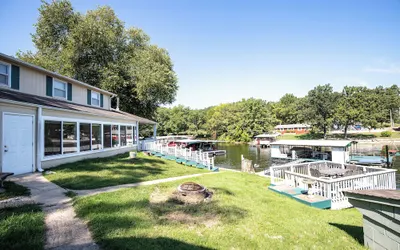 Amazing Dock Fishing With Swim Area & Gentle Lot