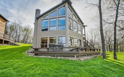 Hot Tub, Fire Pit, Awesome Loft & Amazing Views!