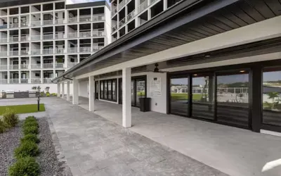 Upscale Lakeside Condo With Extraordinary Amenities at Topsider in Osage Beach 19mm