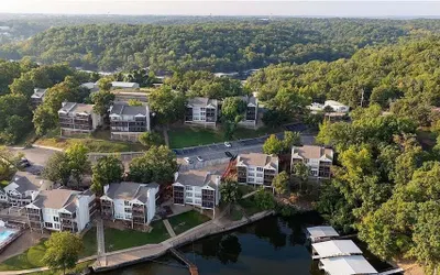 Lakeview Condo, Boat & PWC Slips, Pool, Tennis, Family Friendly