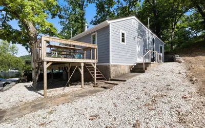 Lakefront Home in a Quiet Cove, Private Dock, Outdoor Dining & Fishing