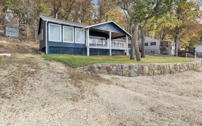 Sunset & Lake Views, Kayak, Outdoor Dining & Seats