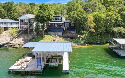 Stunning Sunsets, Vibrant Bars and Restaurants at the Waterfront