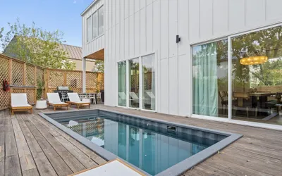 Newly Renovated Low-allergen Home w Pool & Hot Tub