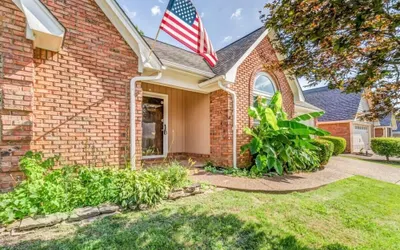 Crimson Creek Stayhouse