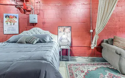 Cozy Single at The Strand