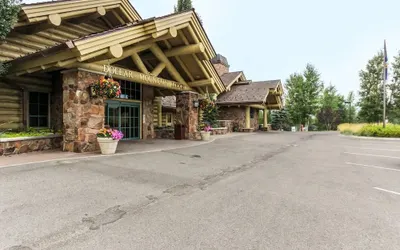 Bluff Condo + Free Guest Passes to Elkhorn Resort Amenities Included!