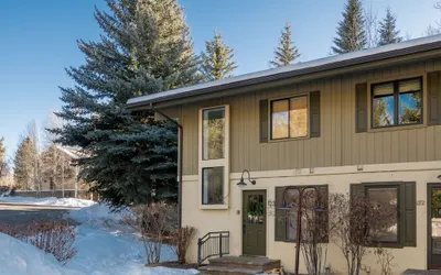 Andora Villa #123 Newly Remodeled 2 BR / 2bath, Centrally Located, Close to Town Center