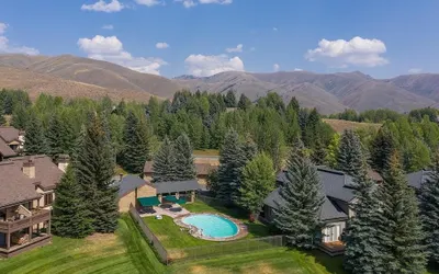 2BD Fairway Nine Golf Condo + Free Resort Amenities