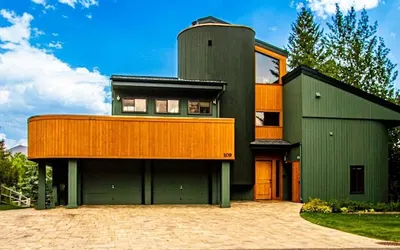 Corrock Style - Luxury Hot Tub Home Near Ski Lifts & Downtown Ketchum!