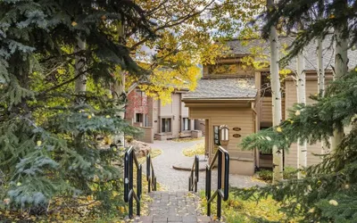 Snow Creek 1541 - Ski-in/ski-out + Pool & Hot Tub