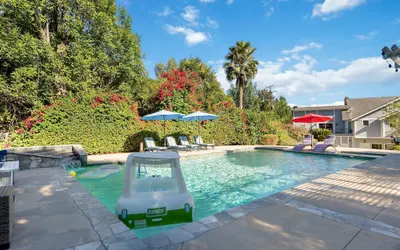 Luxury LA Garden Estate Private Pool Hottub Tennis
