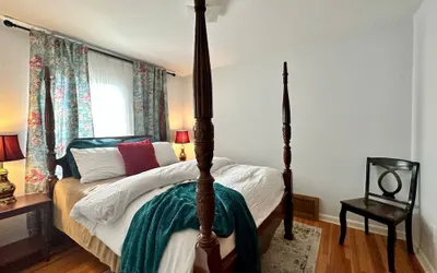 Seattle's Starlight Bungalow