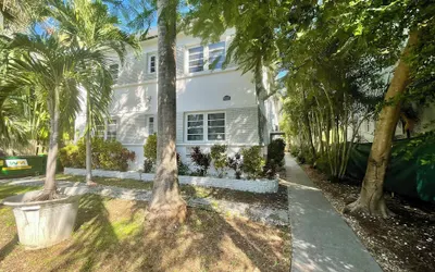 Miami South Beach Exquisite Crib