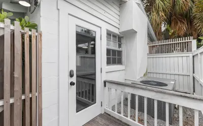 La Casita - Steps From 7th Ave