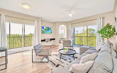 Upstay Condo w Pool Sauna Sleeps 8