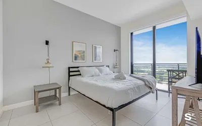 DTW Doral 2 BD Condo and Skyline Views