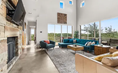 Luxury 4BR Hilltop Retreat With Scenic Views