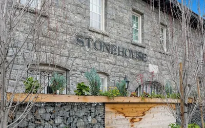 Sonoma Stonehouse, Wine Country Vibes