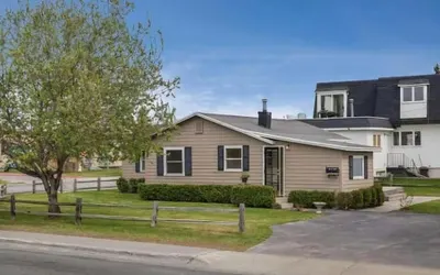 Little House on E Street