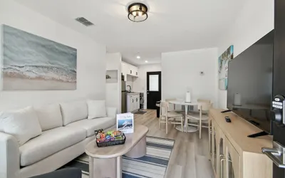 Near Johns Pass 1 Block From Gulf Shores Treasure Island