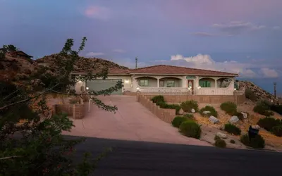 Hilltop Haven Near Joshua Tree National Park