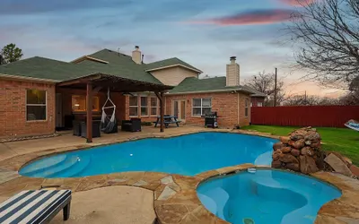 Immaculate 5BR 2B Vila With Pool and Cinema