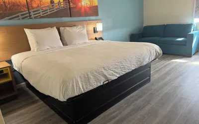 Days Inn & Suites By Wyndham Festus