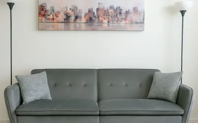 Modern,a+location,workerfriendly,pool,gym,kingbed